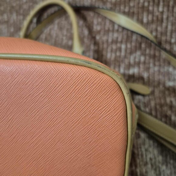 Giani Bernini Faux leather crossbody bag in discontinued coral color gently used - Picture 3 of 3